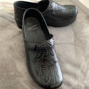 Dansko clogs size 37